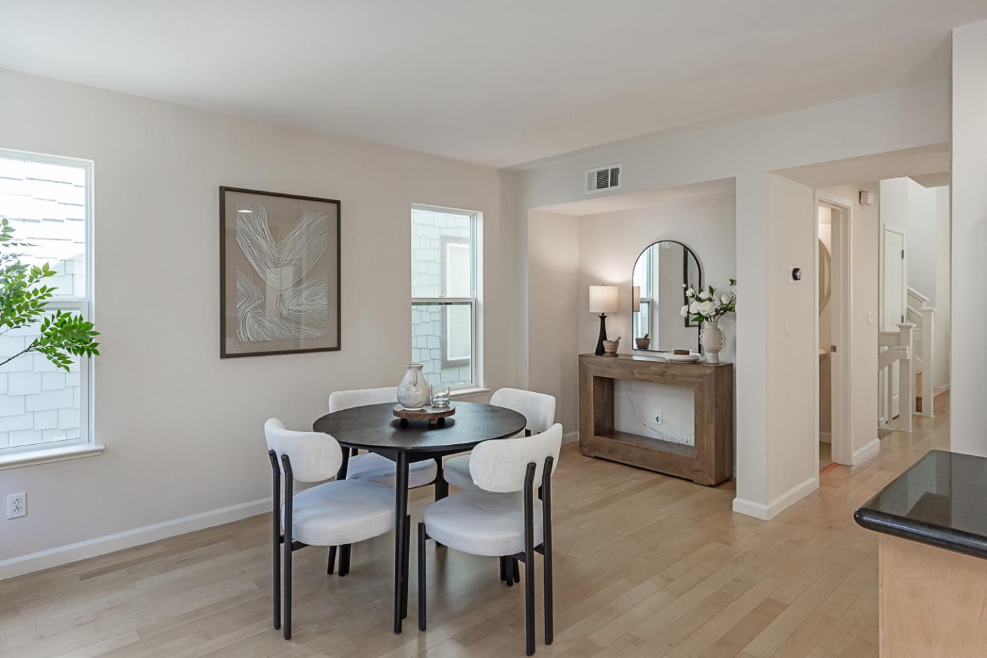 Detail Gallery Image 10 of 24 For 185 Hamwood Ter, Mountain View,  CA 94043 - 3 Beds | 3/1 Baths