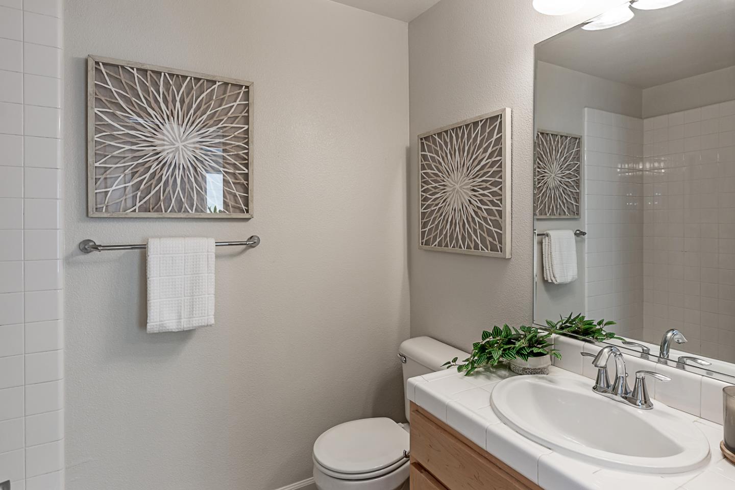 Detail Gallery Image 17 of 24 For 185 Hamwood Ter, Mountain View,  CA 94043 - 3 Beds | 3/1 Baths