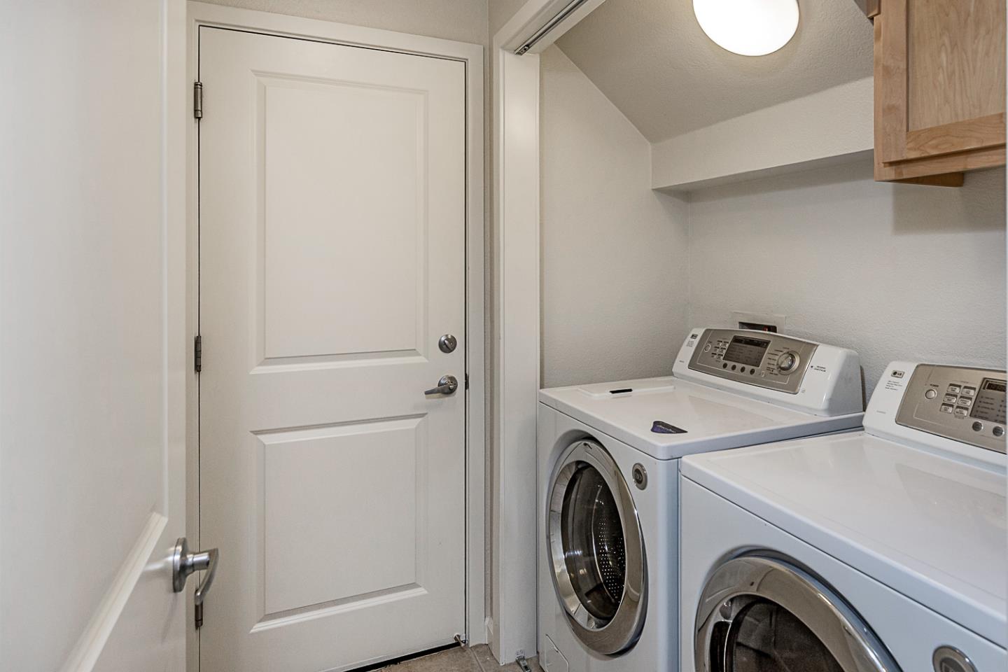 Detail Gallery Image 20 of 24 For 185 Hamwood Ter, Mountain View,  CA 94043 - 3 Beds | 3/1 Baths