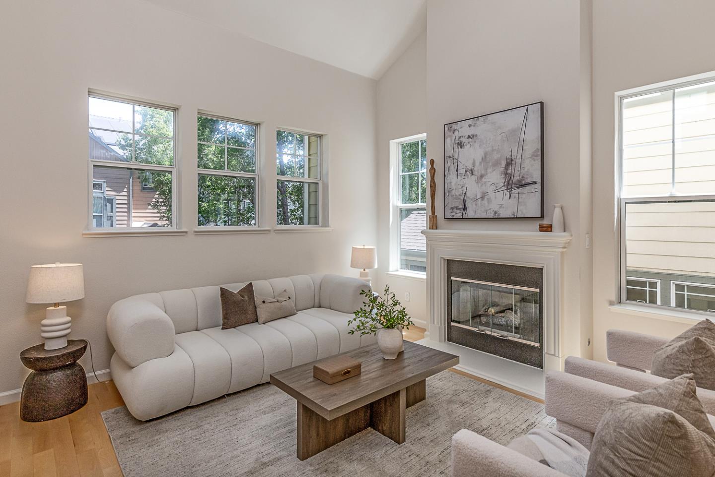 Detail Gallery Image 5 of 24 For 185 Hamwood Ter, Mountain View,  CA 94043 - 3 Beds | 3/1 Baths