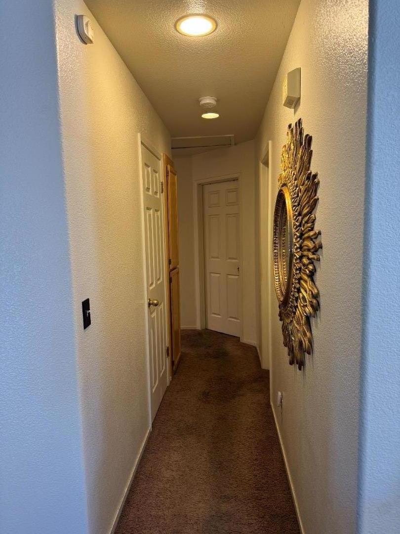 Detail Gallery Image 5 of 13 For 1550 Brighton Dr, Hollister,  CA 95023 - 3 Beds | 2 Baths
