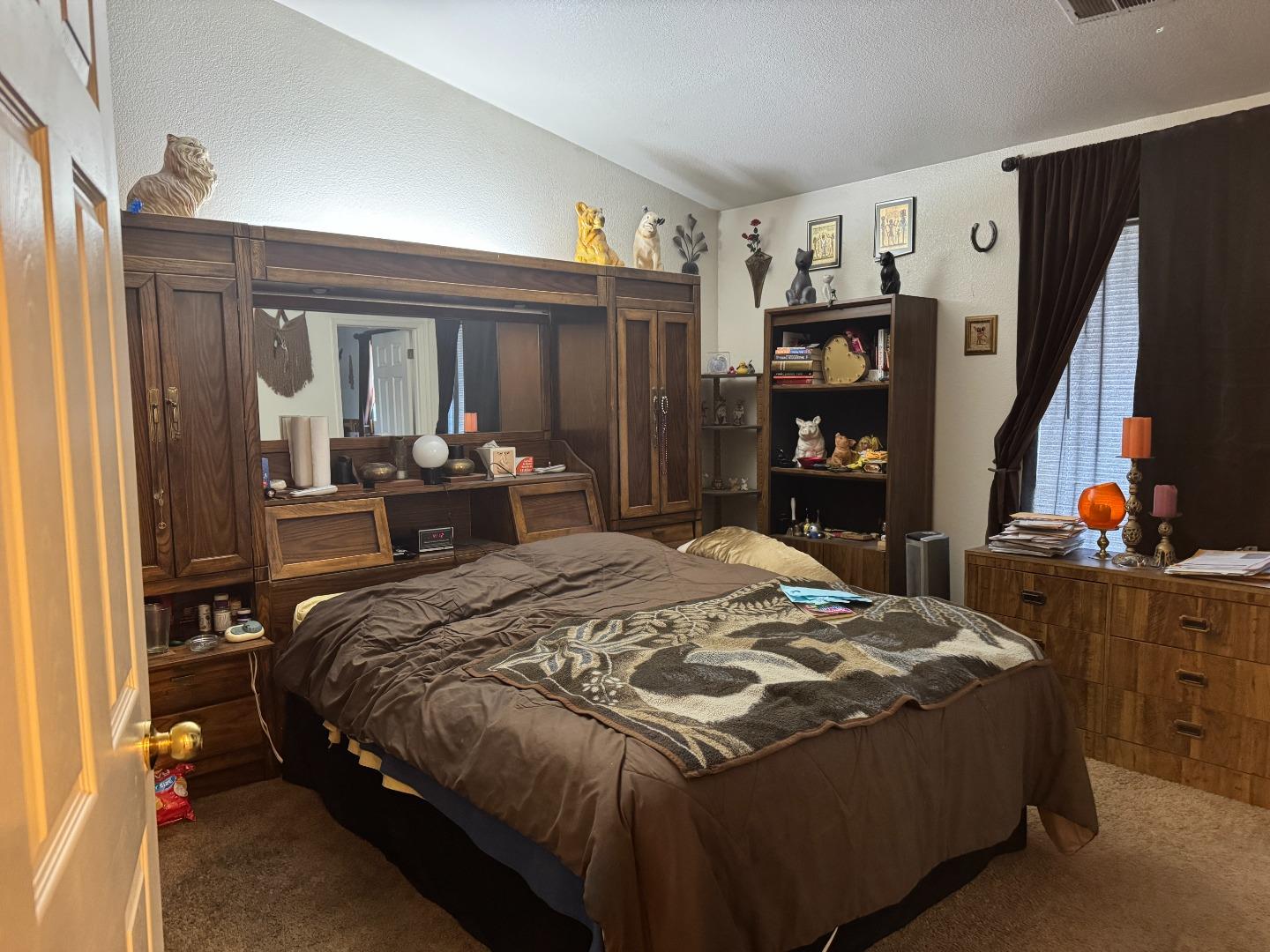 Detail Gallery Image 7 of 13 For 1550 Brighton Dr, Hollister,  CA 95023 - 3 Beds | 2 Baths