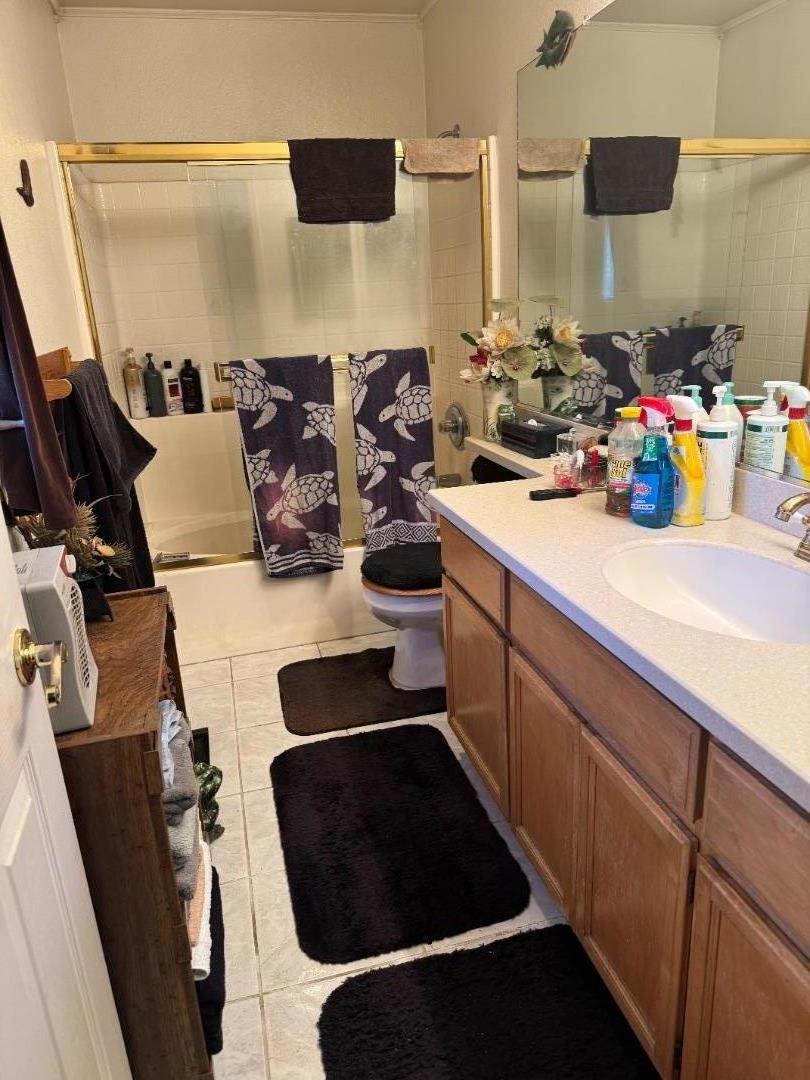 Detail Gallery Image 8 of 13 For 1550 Brighton Dr, Hollister,  CA 95023 - 3 Beds | 2 Baths