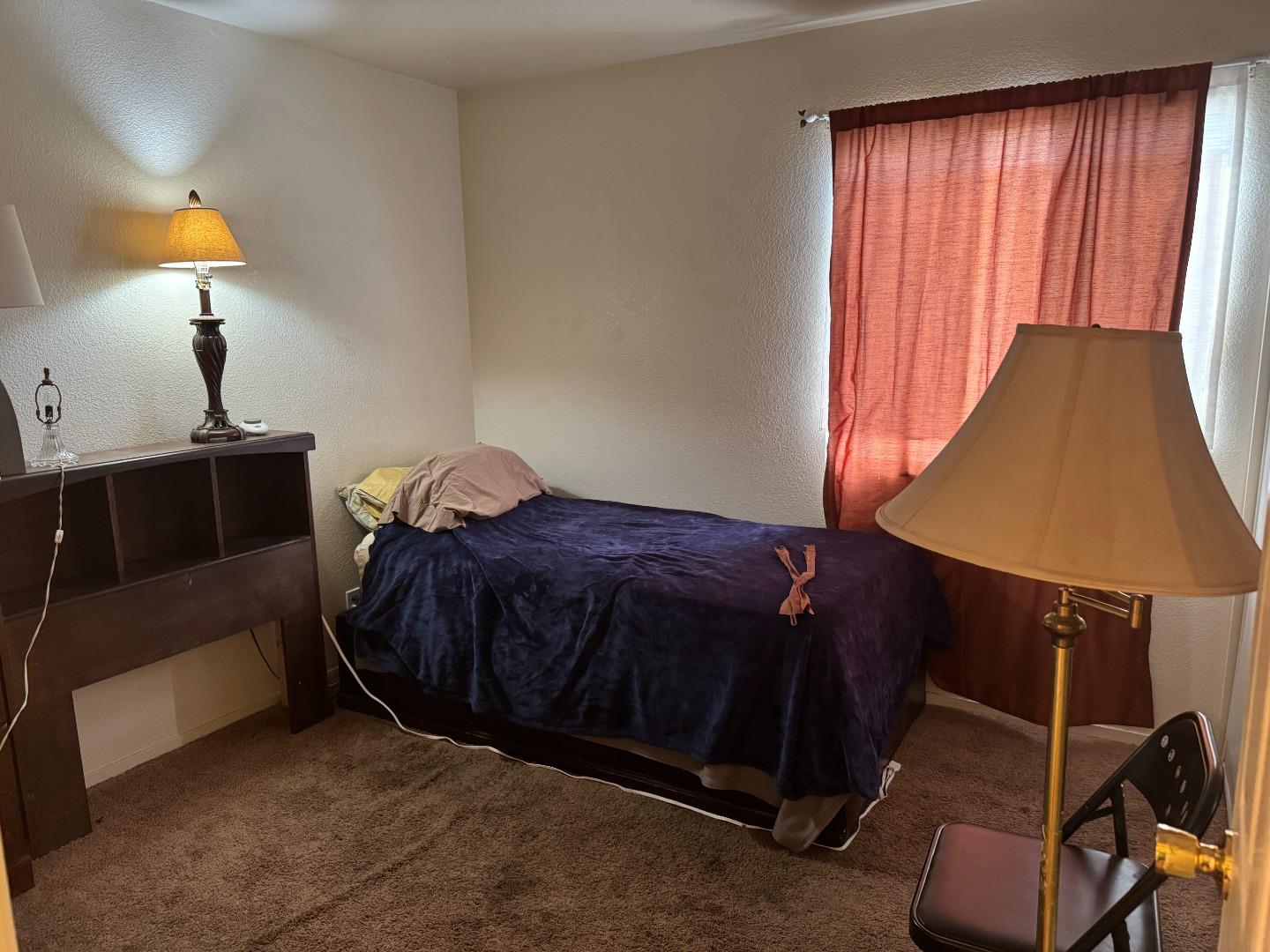 Detail Gallery Image 9 of 13 For 1550 Brighton Dr, Hollister,  CA 95023 - 3 Beds | 2 Baths