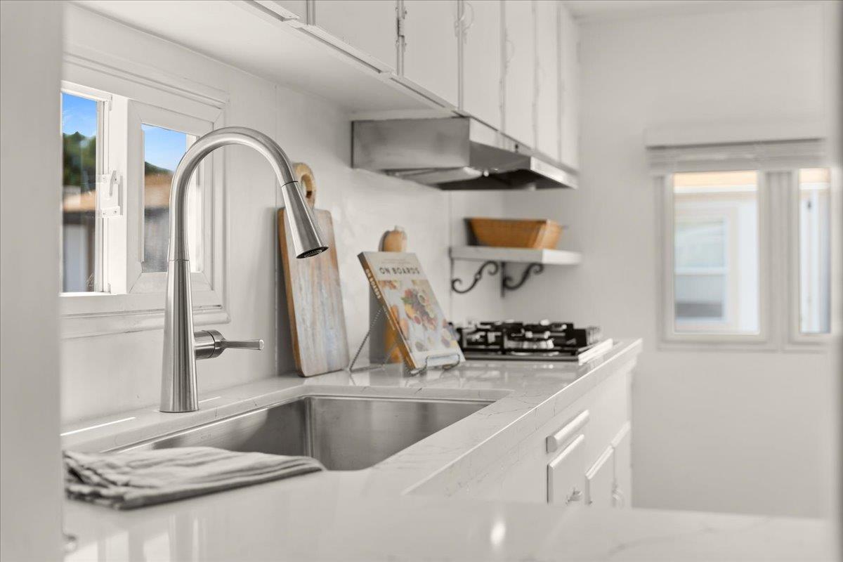 Detail Gallery Image 6 of 26 For 2355 Brommer #16,  Santa Cruz,  CA 95062 - 2 Beds | 1 Baths