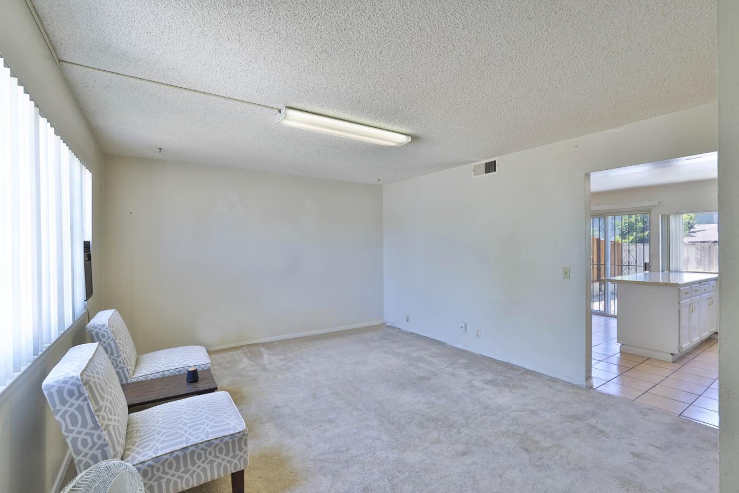 Detail Gallery Image 3 of 23 For 1269 Holly Hill Dr, San Jose,  CA 95122 - 4 Beds | 2/1 Baths