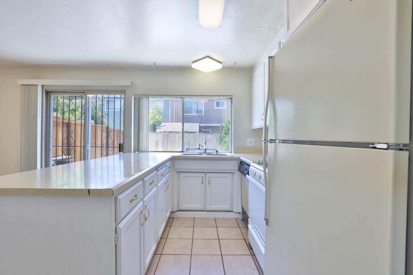 Detail Gallery Image 5 of 23 For 1269 Holly Hill Dr, San Jose,  CA 95122 - 4 Beds | 2/1 Baths