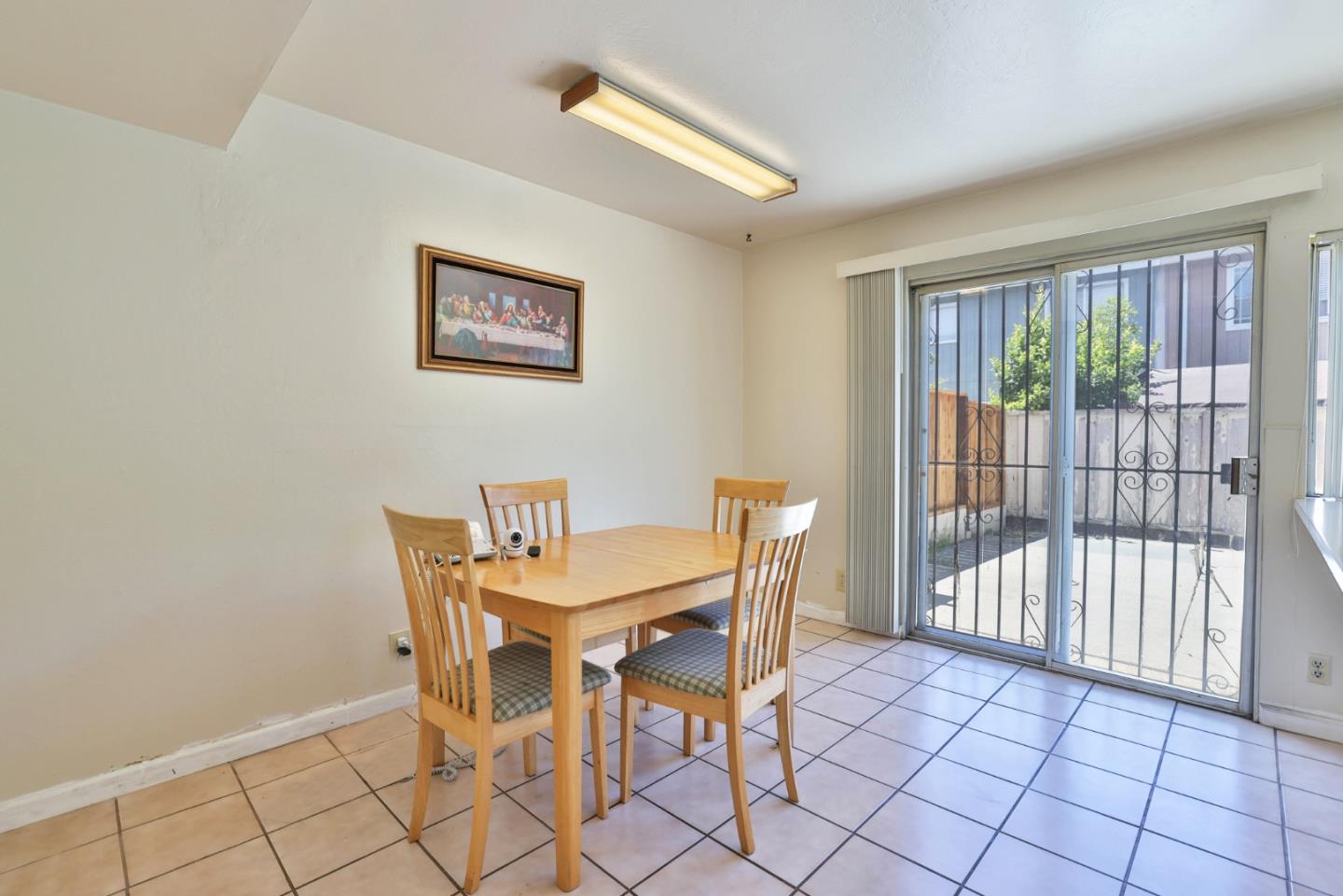 Detail Gallery Image 8 of 23 For 1269 Holly Hill Dr, San Jose,  CA 95122 - 4 Beds | 2/1 Baths