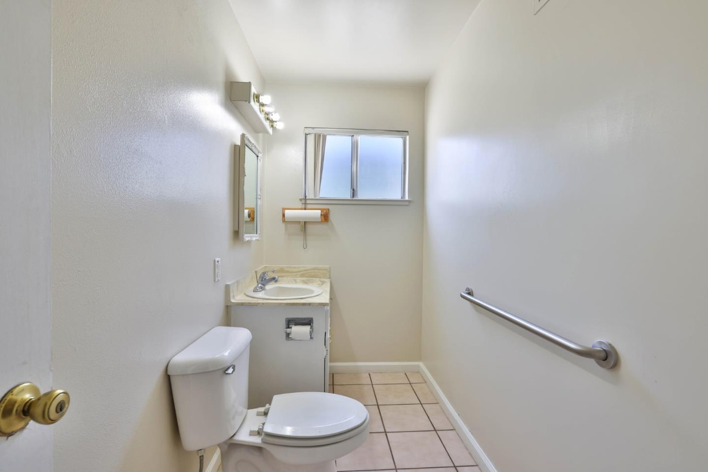 Detail Gallery Image 9 of 23 For 1269 Holly Hill Dr, San Jose,  CA 95122 - 4 Beds | 2/1 Baths