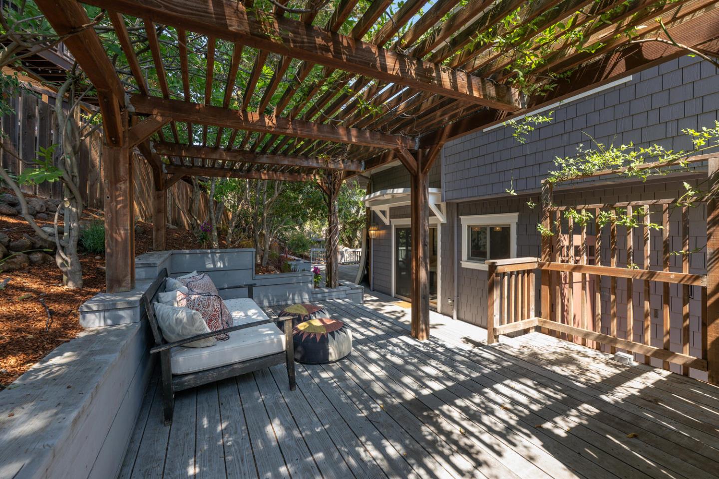 Detail Gallery Image 17 of 34 For 81 Devonshire Cir, San Carlos,  CA 94070 - 5 Beds | 4 Baths