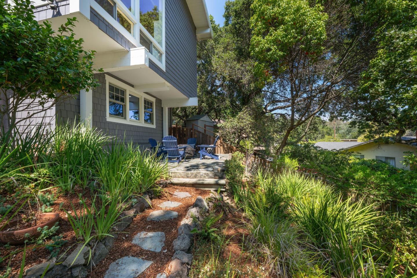 Detail Gallery Image 29 of 34 For 81 Devonshire Cir, San Carlos,  CA 94070 - 5 Beds | 4 Baths