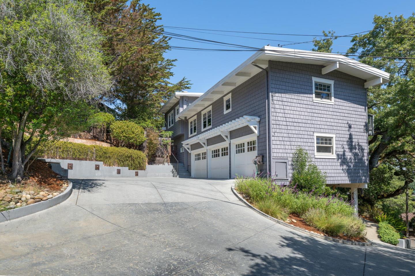 Detail Gallery Image 30 of 34 For 81 Devonshire Cir, San Carlos,  CA 94070 - 5 Beds | 4 Baths