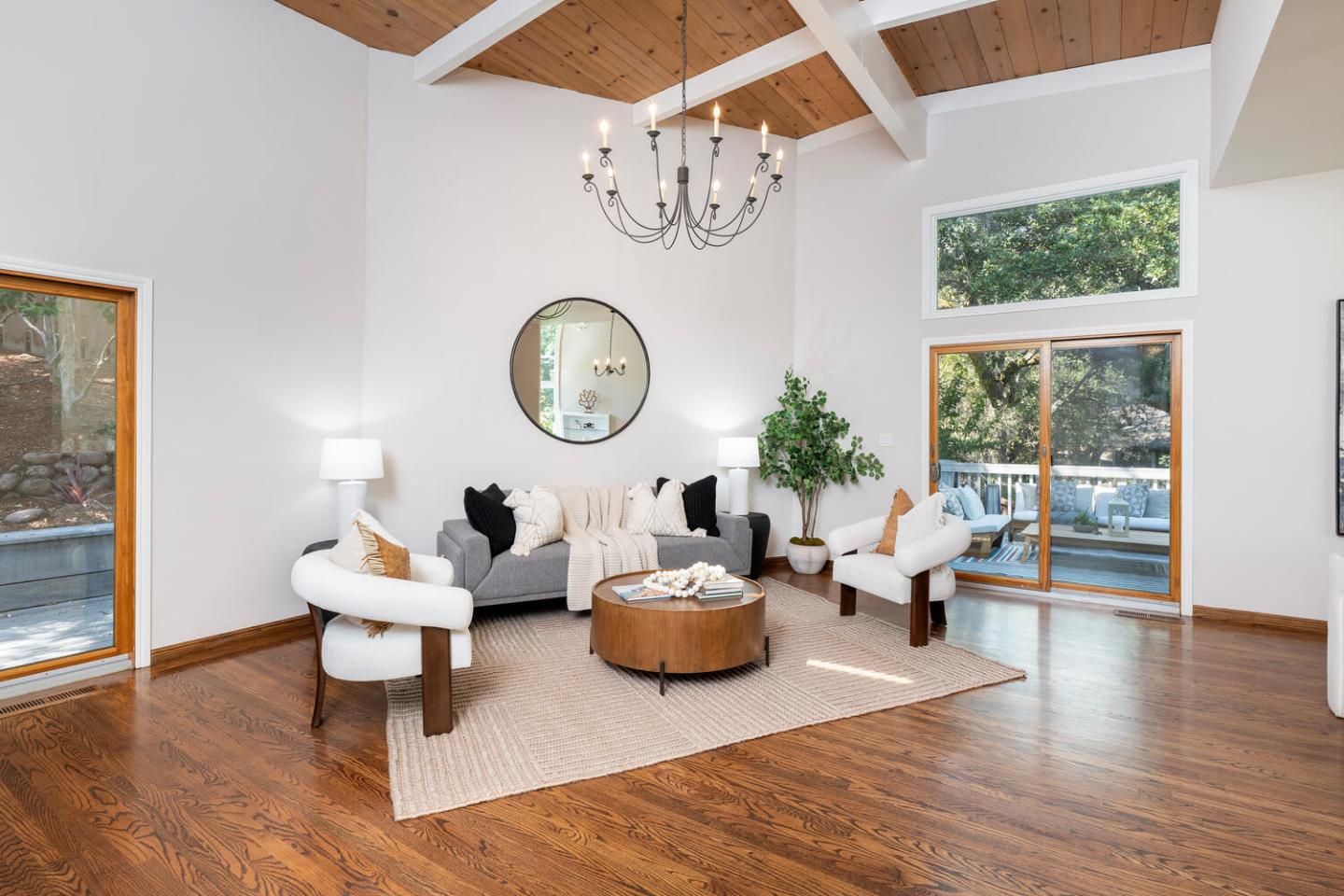Detail Gallery Image 6 of 34 For 81 Devonshire Cir, San Carlos,  CA 94070 - 5 Beds | 4 Baths