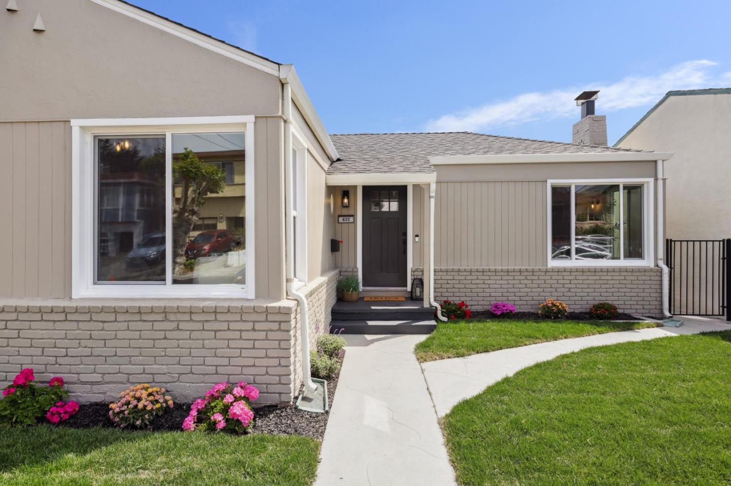 Detail Gallery Image 2 of 23 For 432 Cypress Ave, San Bruno,  CA 94066 - 2 Beds | 1 Baths