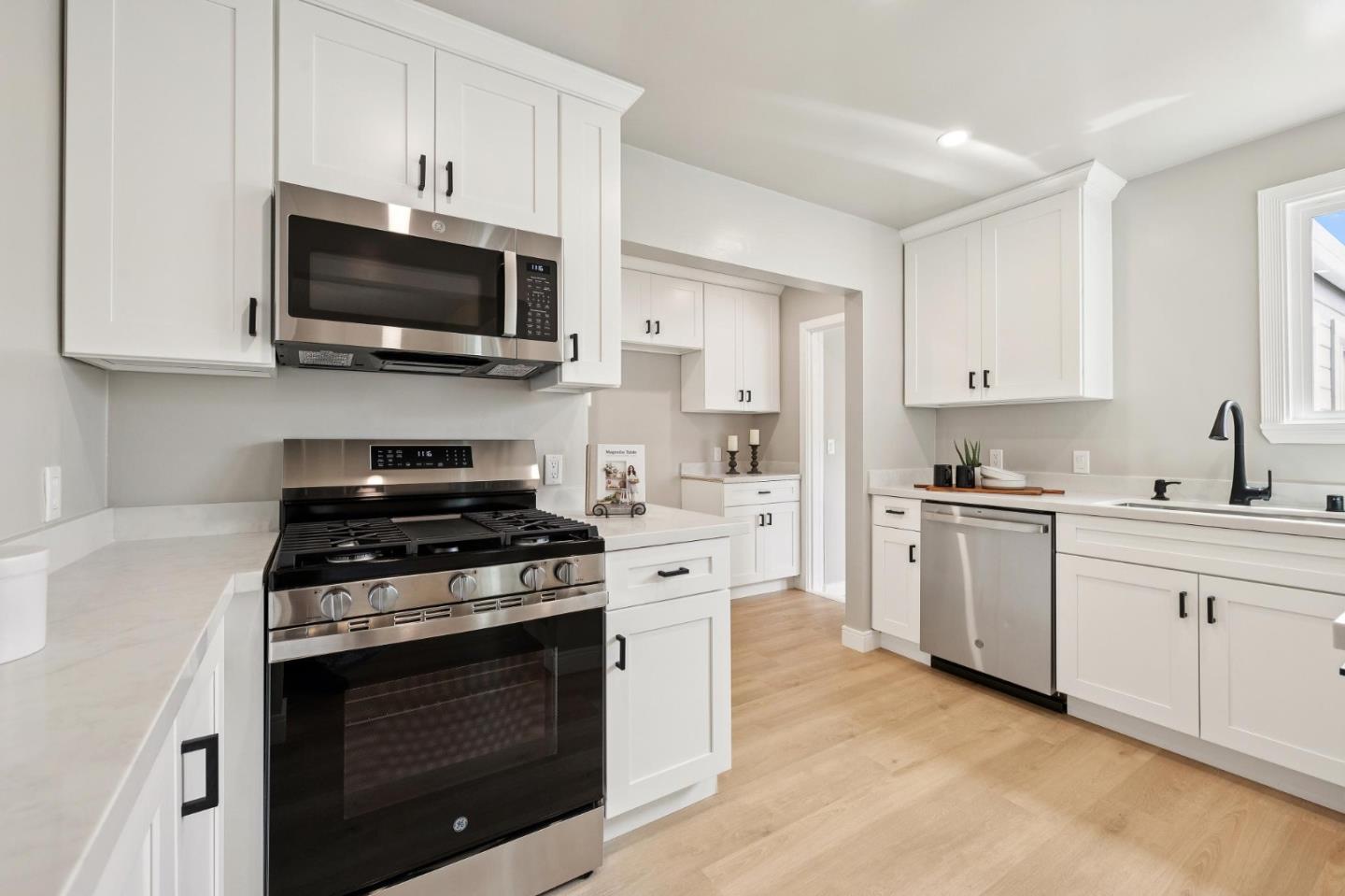 Detail Gallery Image 9 of 23 For 432 Cypress Ave, San Bruno,  CA 94066 - 2 Beds | 1 Baths