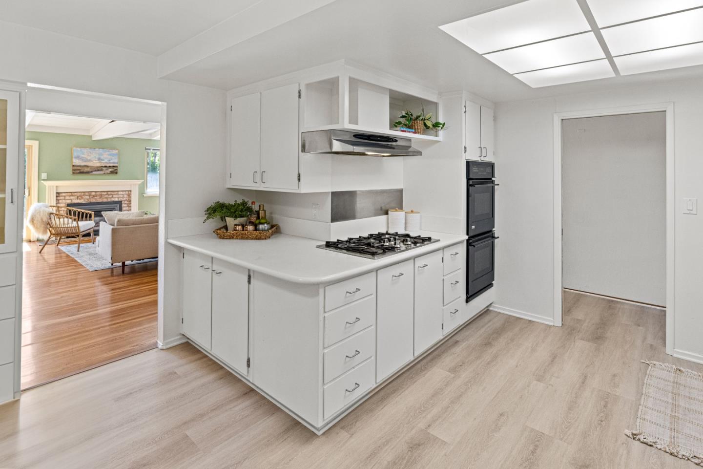Detail Gallery Image 11 of 48 For 103 Calvin Pl, Santa Cruz,  CA 95060 - 4 Beds | 2 Baths