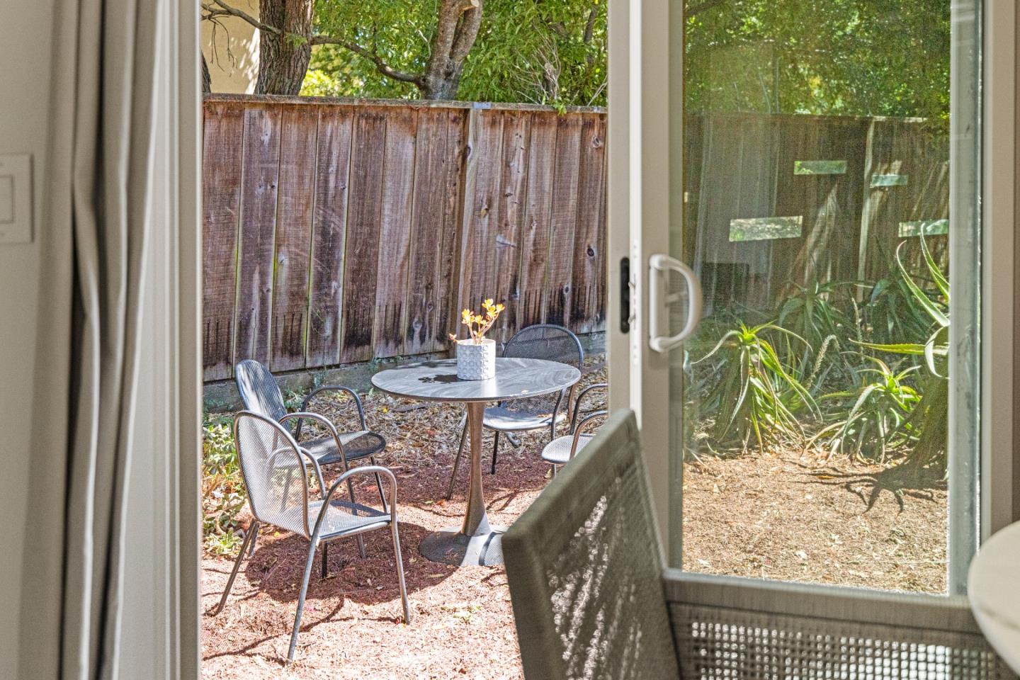 Detail Gallery Image 14 of 48 For 103 Calvin Pl, Santa Cruz,  CA 95060 - 4 Beds | 2 Baths
