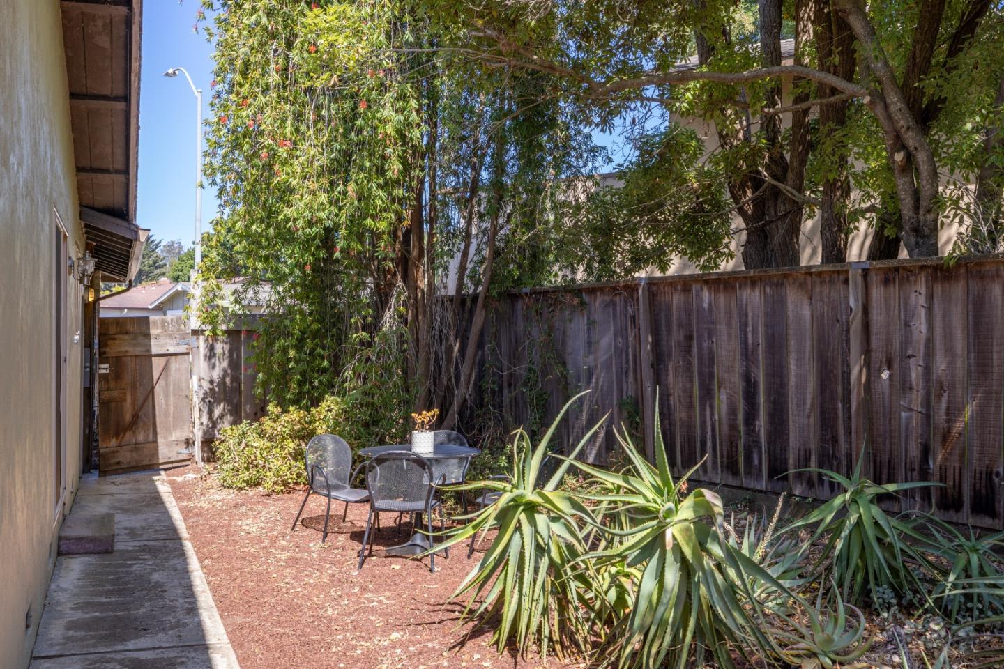 Detail Gallery Image 37 of 48 For 103 Calvin Pl, Santa Cruz,  CA 95060 - 4 Beds | 2 Baths