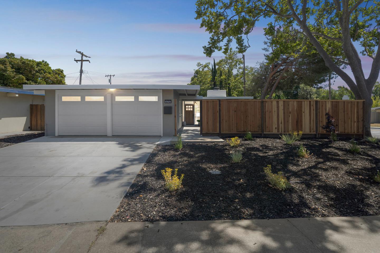 Detail Gallery Image 2 of 36 For 3050 Mauricia Ave, Santa Clara,  CA 95051 - 3 Beds | 2 Baths