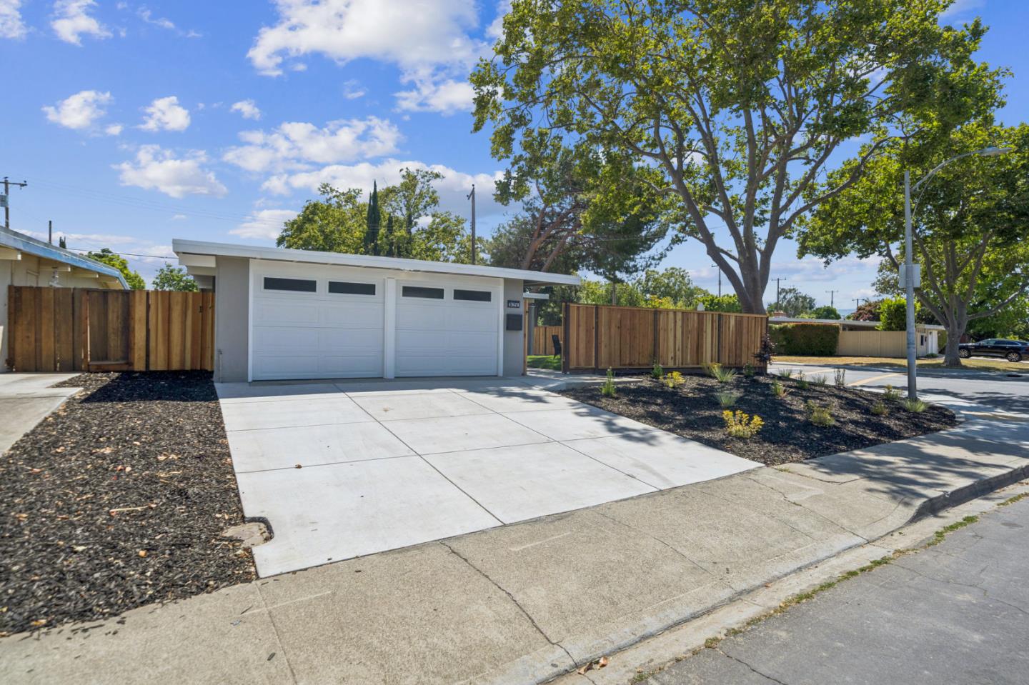 Detail Gallery Image 3 of 36 For 3050 Mauricia Ave, Santa Clara,  CA 95051 - 3 Beds | 2 Baths