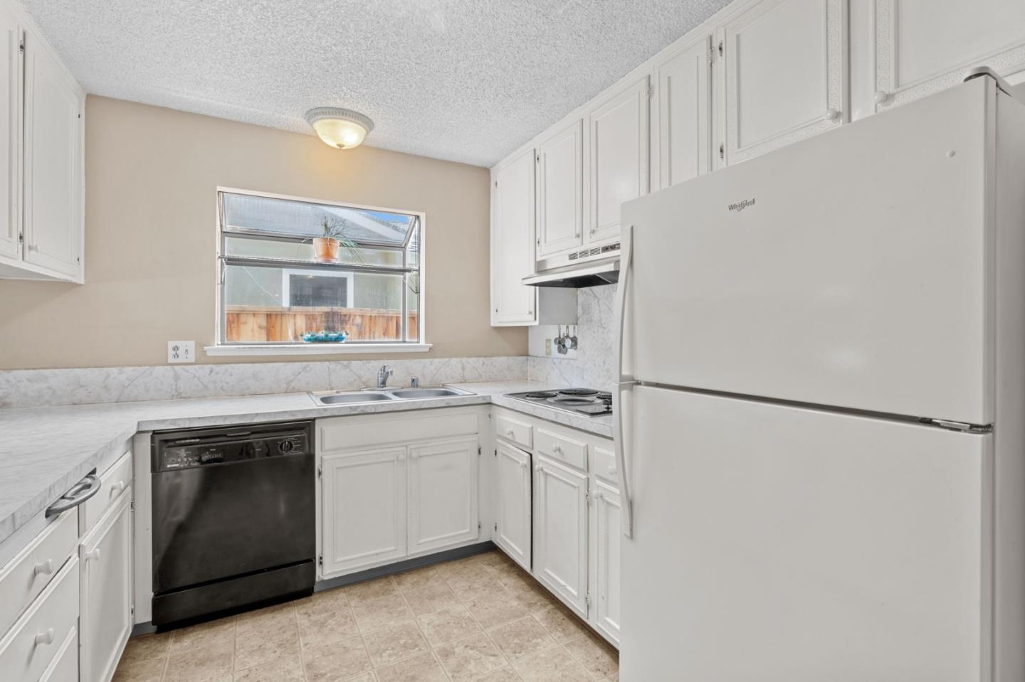 Detail Gallery Image 12 of 33 For 6130 Paseo Pueblo Dr, San Jose,  CA 95120 - 4 Beds | 2 Baths