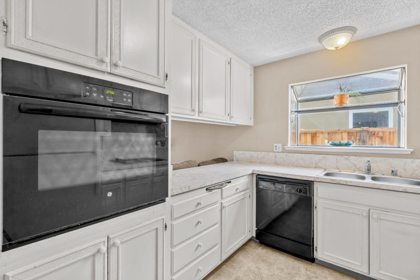 Detail Gallery Image 14 of 33 For 6130 Paseo Pueblo Dr, San Jose,  CA 95120 - 4 Beds | 2 Baths