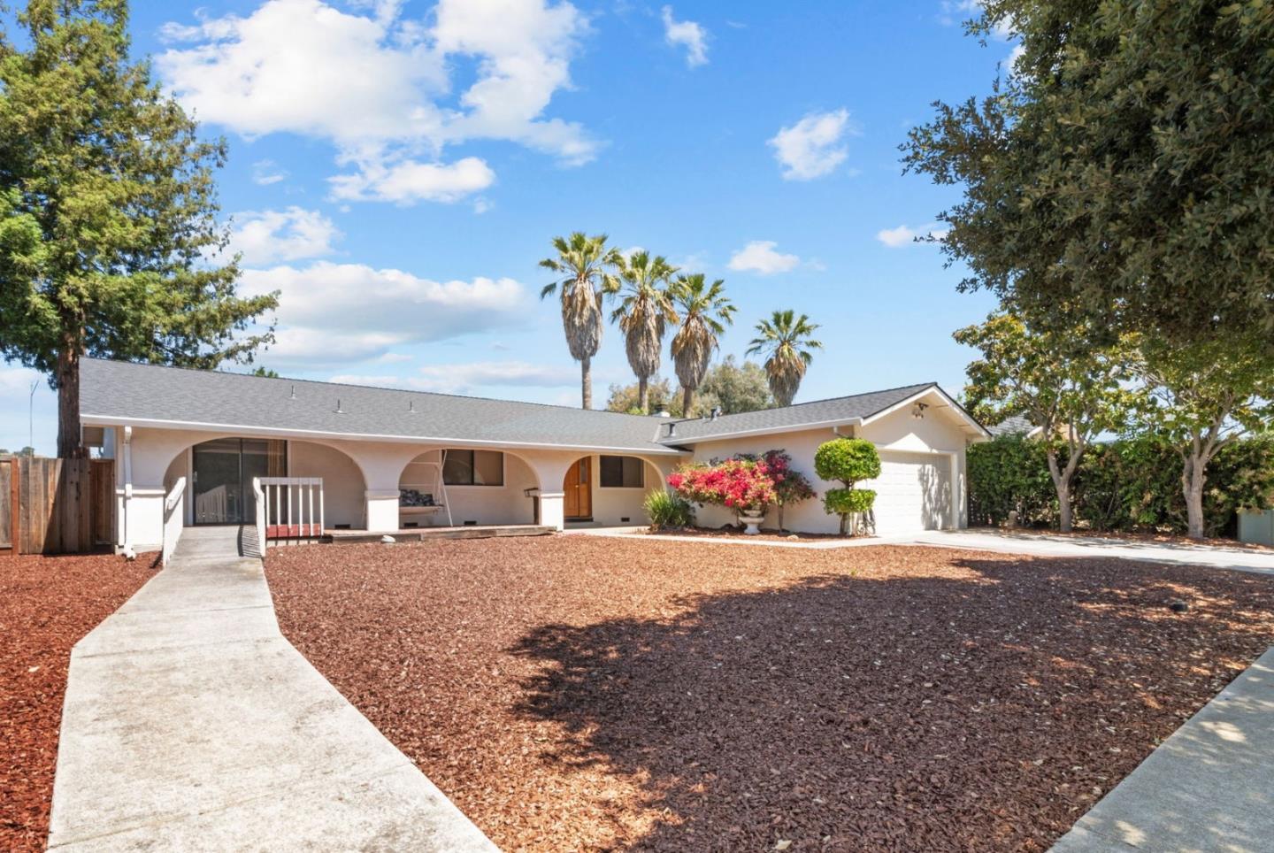 Detail Gallery Image 2 of 33 For 6130 Paseo Pueblo Dr, San Jose,  CA 95120 - 4 Beds | 2 Baths