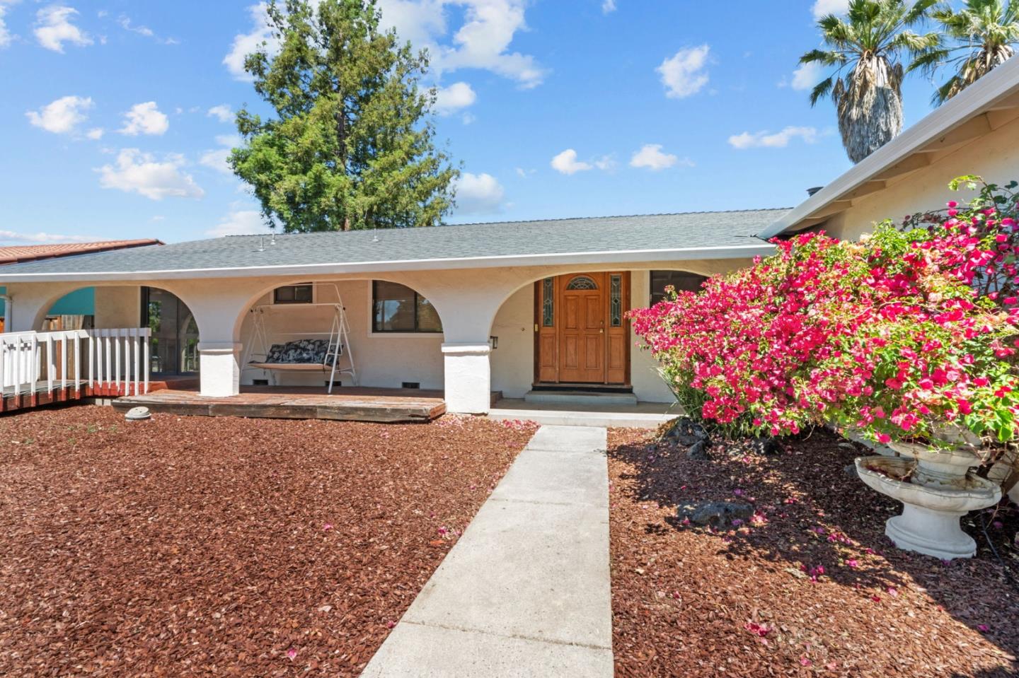 Detail Gallery Image 4 of 33 For 6130 Paseo Pueblo Dr, San Jose,  CA 95120 - 4 Beds | 2 Baths