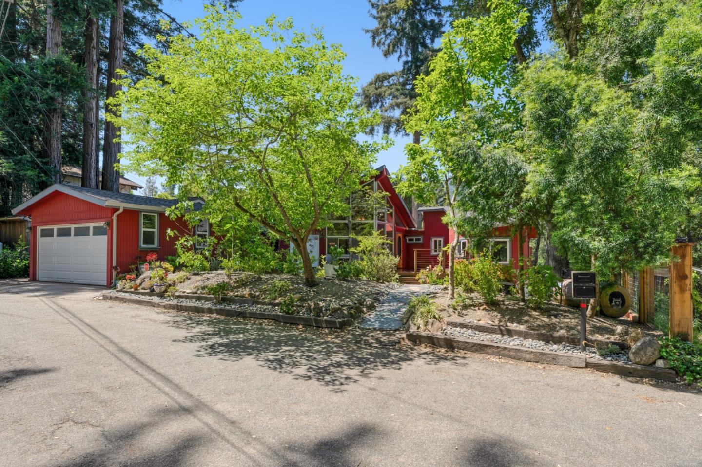 Detail Gallery Image 2 of 43 For 545 Debbie Ct, Boulder Creek,  CA 95006 - 3 Beds | 2 Baths