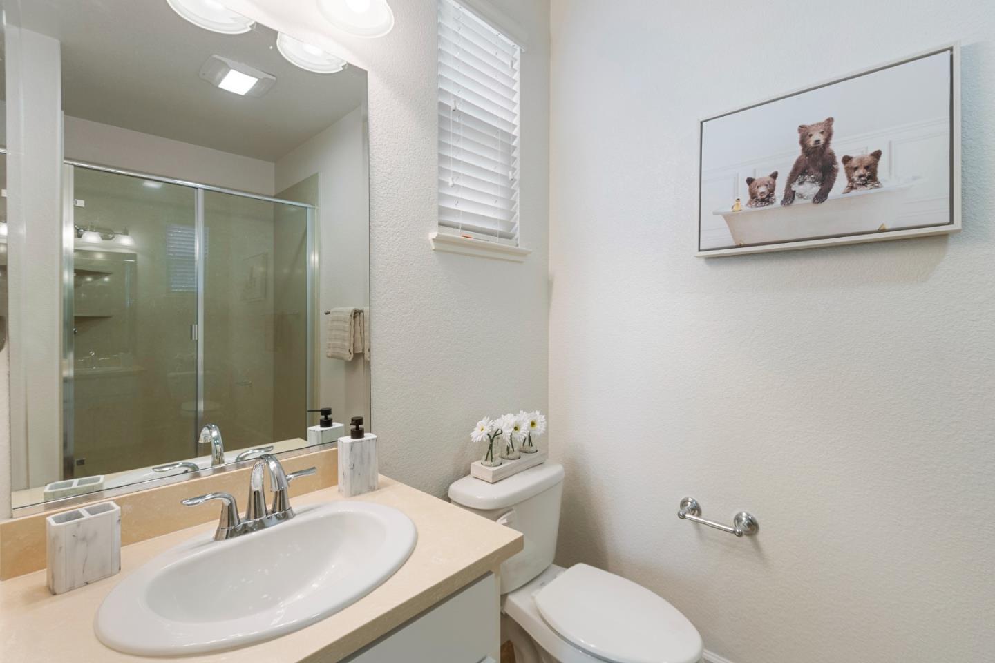 Detail Gallery Image 11 of 60 For 211 Okeefe Way, Mountain View,  CA 94041 - 3 Beds | 3/1 Baths