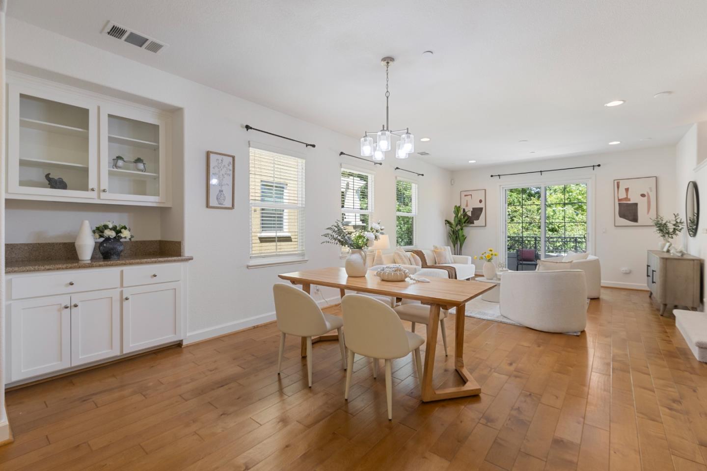 Detail Gallery Image 16 of 60 For 211 Okeefe Way, Mountain View,  CA 94041 - 3 Beds | 3/1 Baths