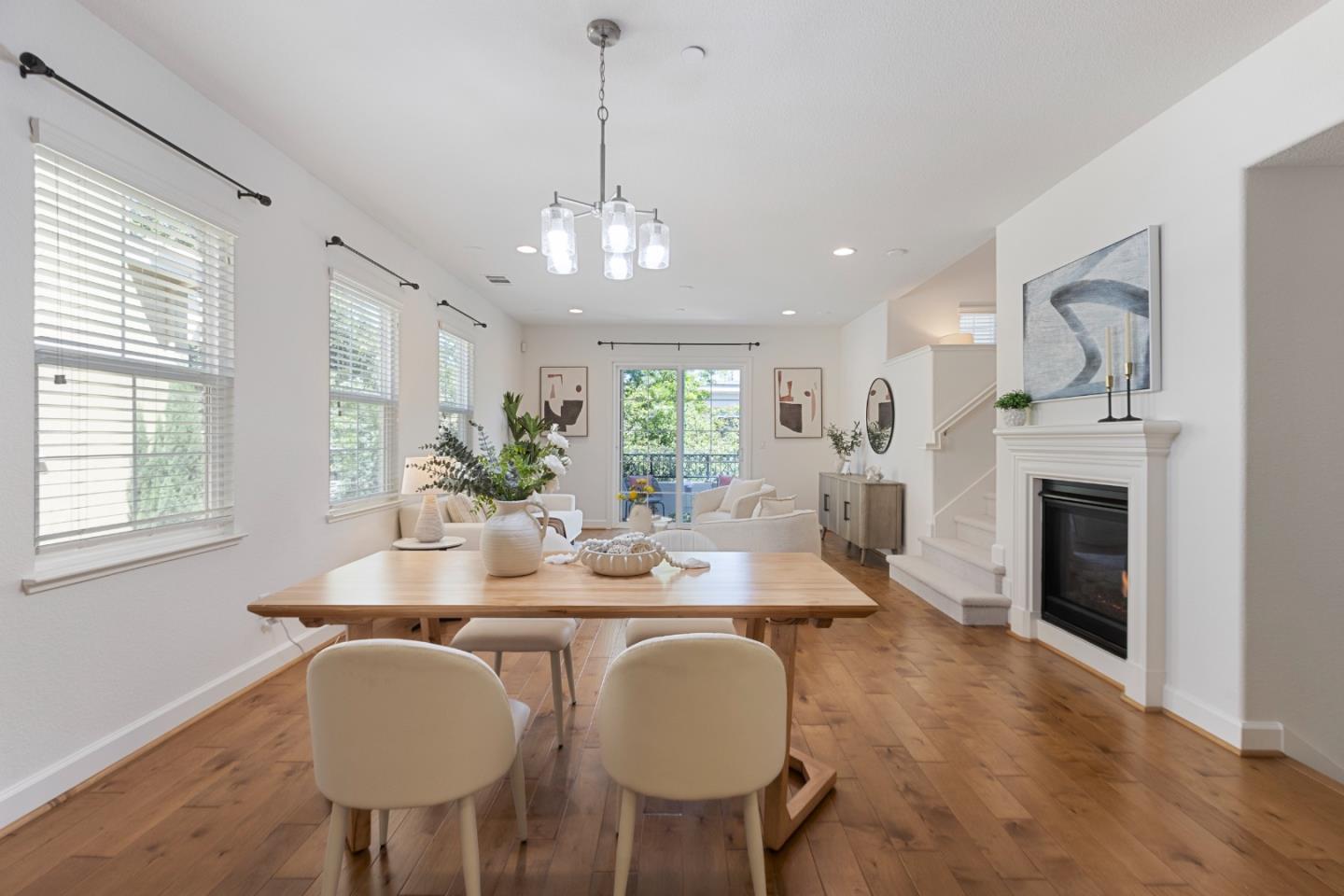 Detail Gallery Image 17 of 60 For 211 Okeefe Way, Mountain View,  CA 94041 - 3 Beds | 3/1 Baths