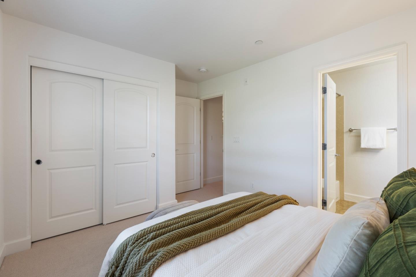 Detail Gallery Image 50 of 60 For 211 Okeefe Way, Mountain View,  CA 94041 - 3 Beds | 3/1 Baths