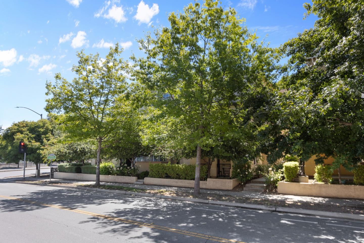 Detail Gallery Image 55 of 60 For 211 Okeefe Way, Mountain View,  CA 94041 - 3 Beds | 3/1 Baths