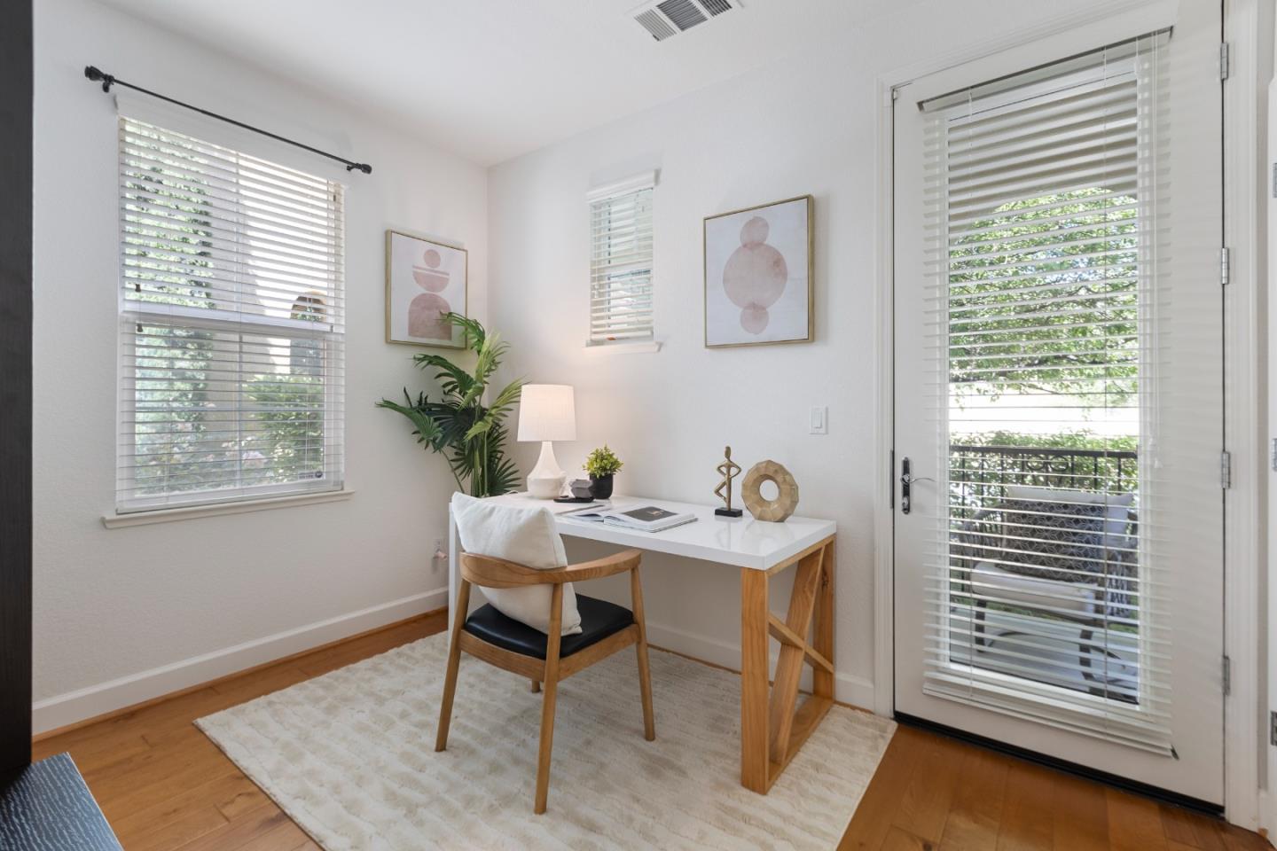 Detail Gallery Image 9 of 60 For 211 Okeefe Way, Mountain View,  CA 94041 - 3 Beds | 3/1 Baths