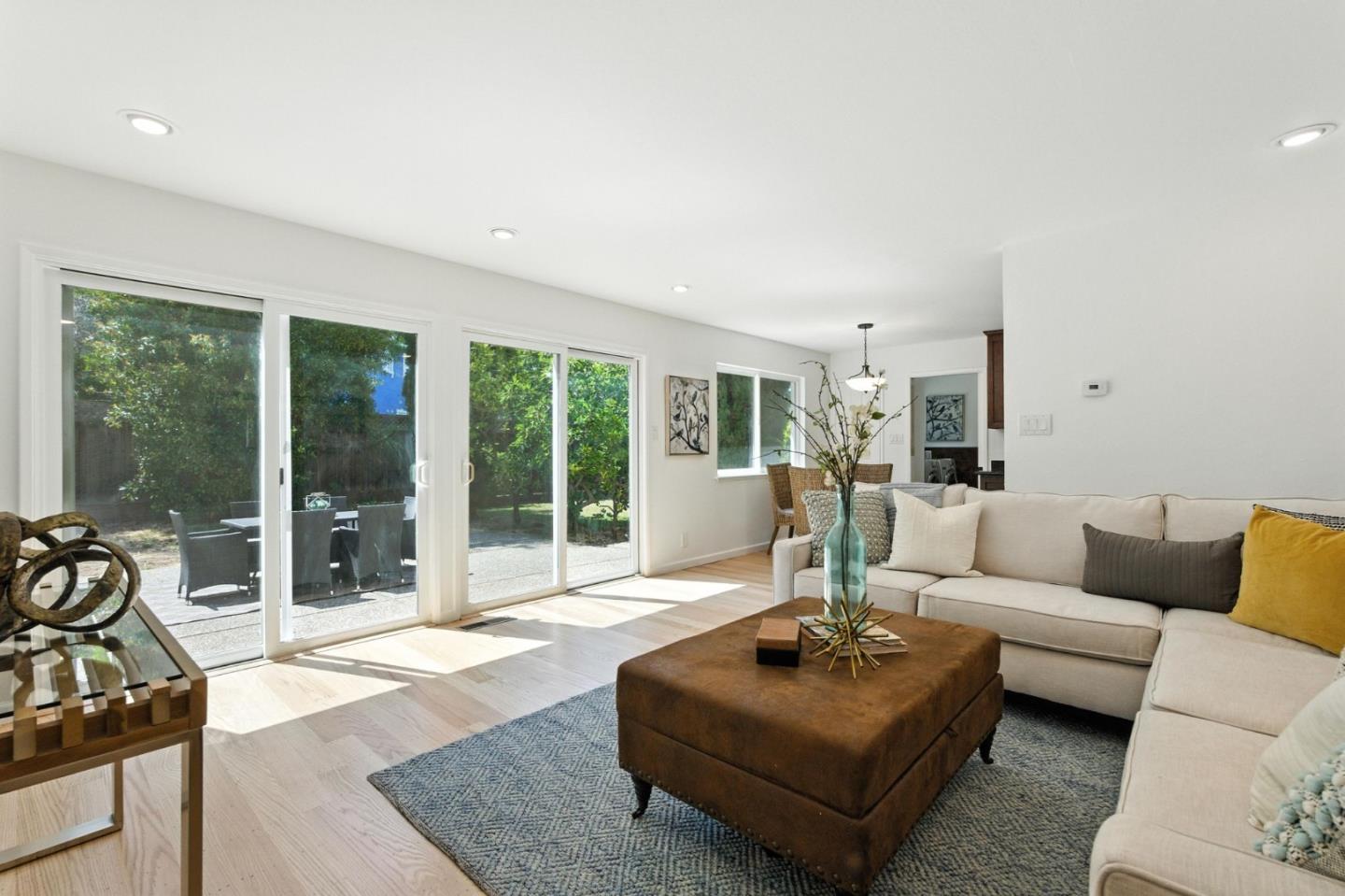 Detail Gallery Image 15 of 38 For 214 Timothy Dr, San Carlos,  CA 94070 - 3 Beds | 2/1 Baths
