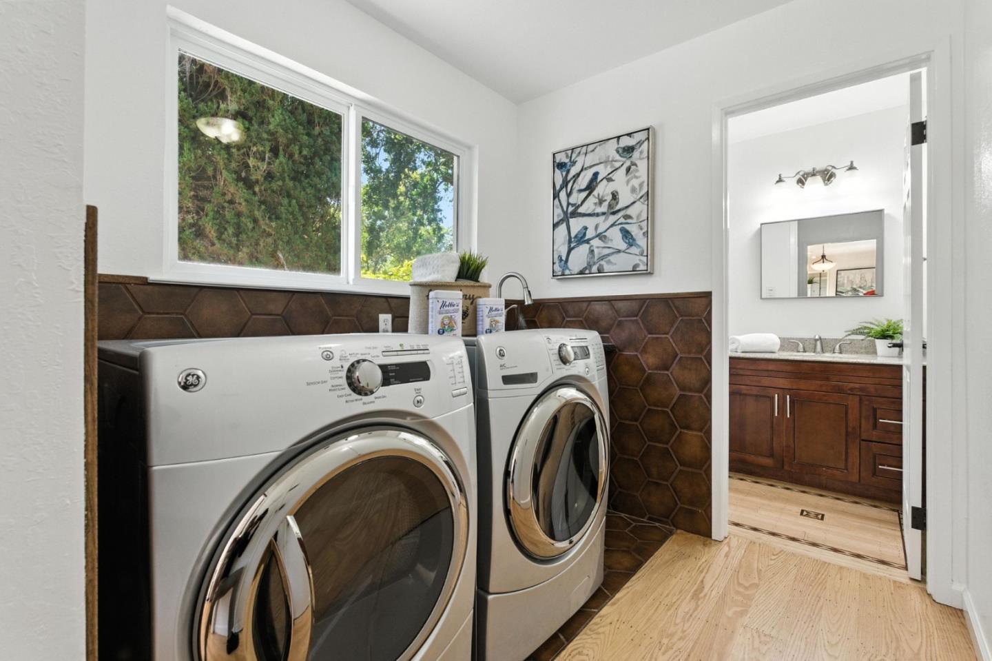 Detail Gallery Image 17 of 38 For 214 Timothy Dr, San Carlos,  CA 94070 - 3 Beds | 2/1 Baths
