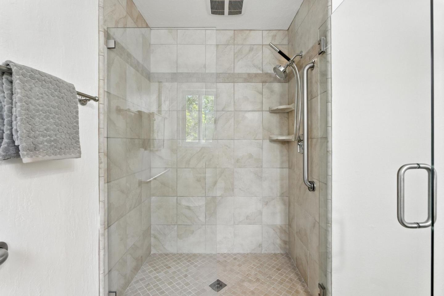 Detail Gallery Image 24 of 38 For 214 Timothy Dr, San Carlos,  CA 94070 - 3 Beds | 2/1 Baths