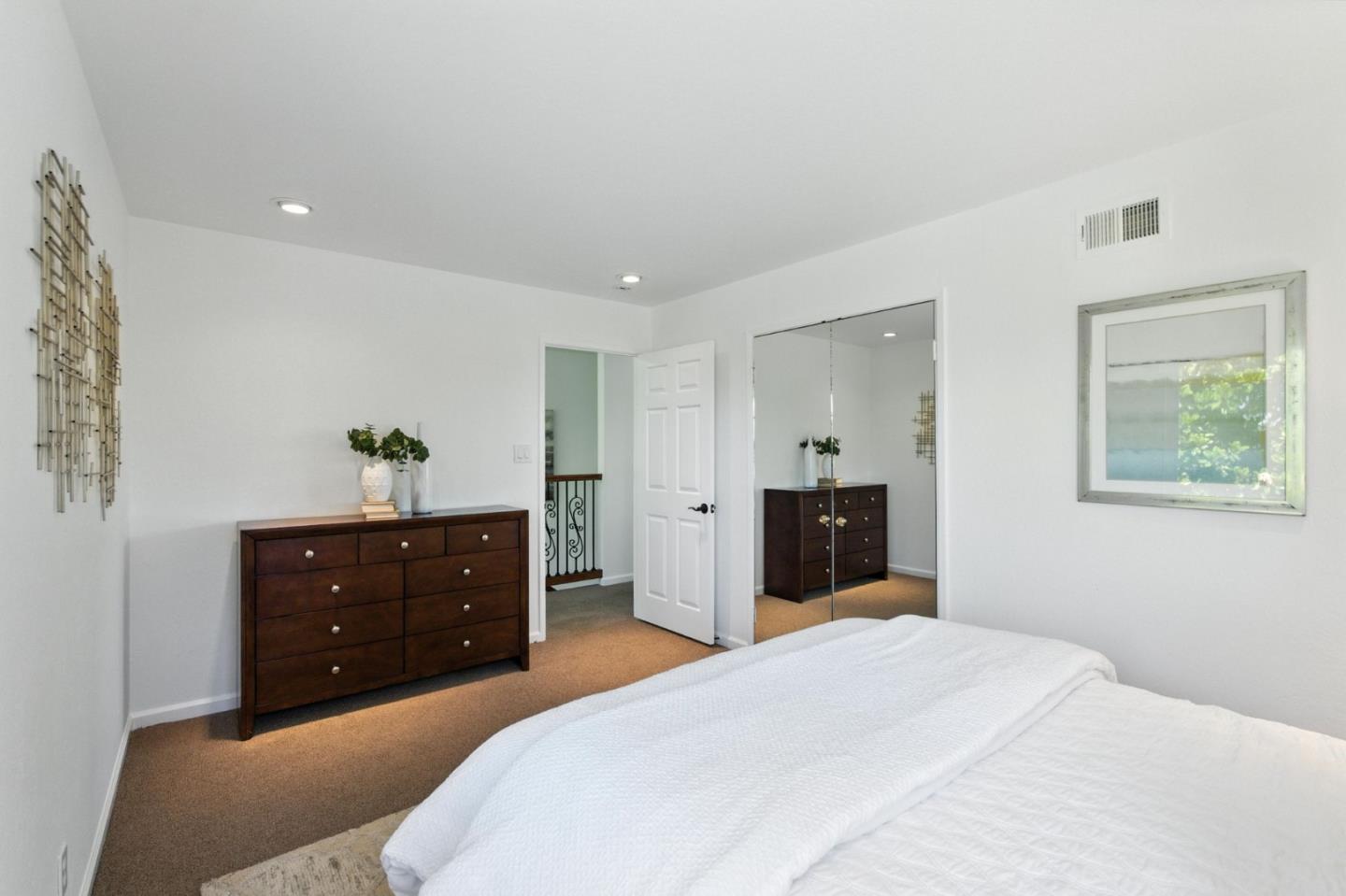 Detail Gallery Image 26 of 38 For 214 Timothy Dr, San Carlos,  CA 94070 - 3 Beds | 2/1 Baths