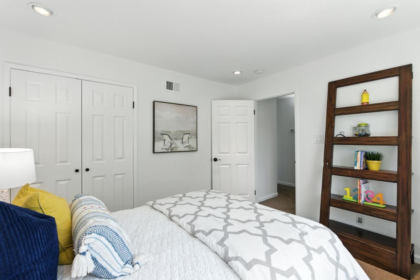 Detail Gallery Image 28 of 38 For 214 Timothy Dr, San Carlos,  CA 94070 - 3 Beds | 2/1 Baths