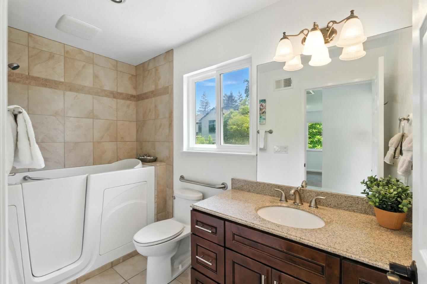 Detail Gallery Image 29 of 38 For 214 Timothy Dr, San Carlos,  CA 94070 - 3 Beds | 2/1 Baths