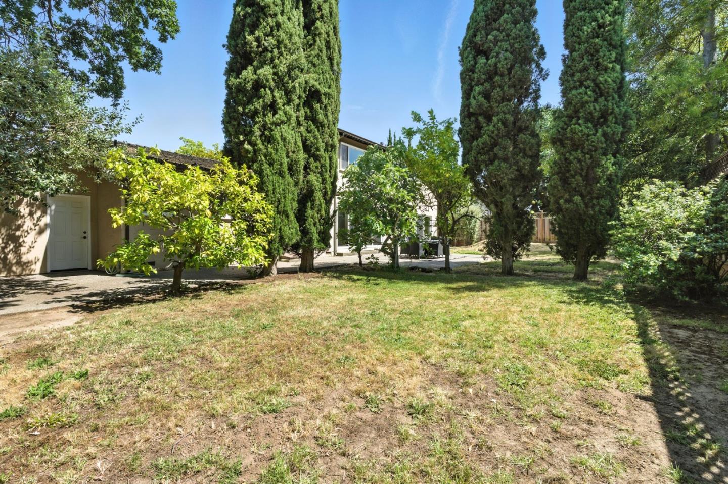Detail Gallery Image 34 of 38 For 214 Timothy Dr, San Carlos,  CA 94070 - 3 Beds | 2/1 Baths