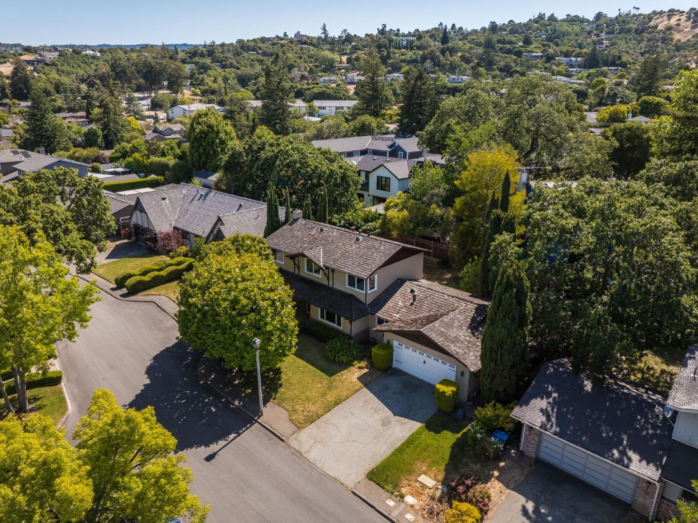 Detail Gallery Image 36 of 38 For 214 Timothy Dr, San Carlos,  CA 94070 - 3 Beds | 2/1 Baths