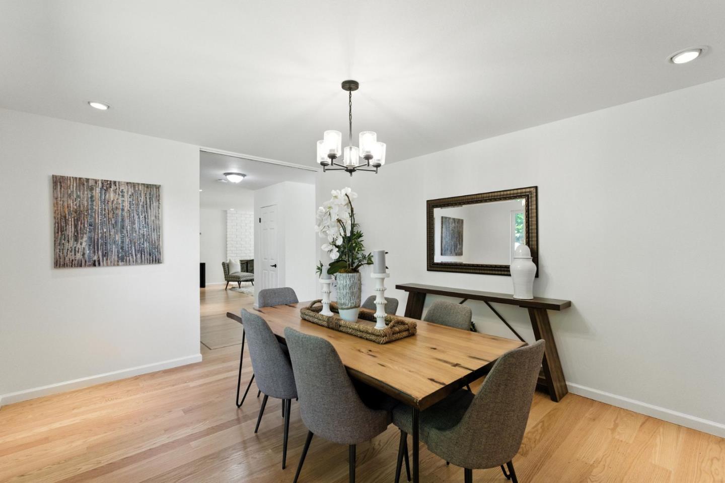 Detail Gallery Image 9 of 38 For 214 Timothy Dr, San Carlos,  CA 94070 - 3 Beds | 2/1 Baths
