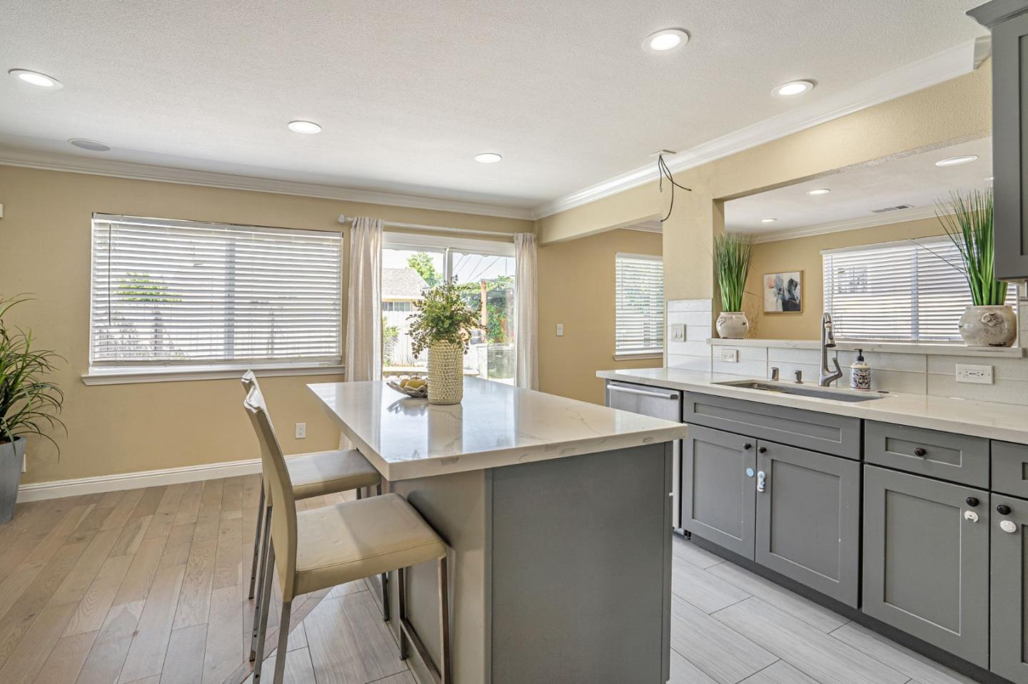 Detail Gallery Image 8 of 35 For 1435 Mardan Dr, San Jose,  CA 95132 - 4 Beds | 3 Baths