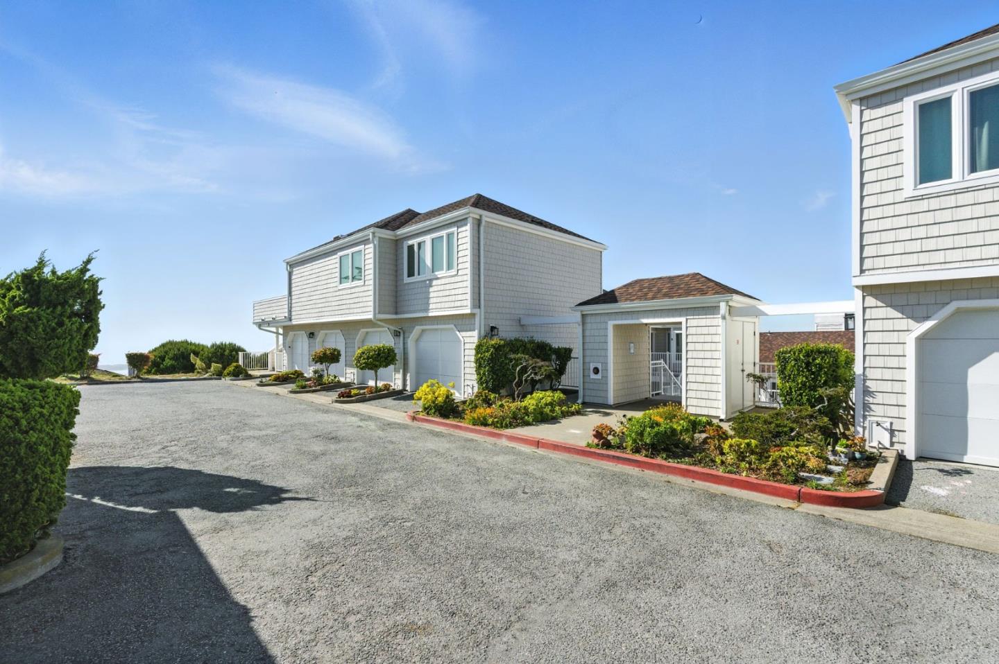 Detail Gallery Image 35 of 42 For 580 Pointe Pacific #6,  Daly City,  CA 94014 - 2 Beds | 2 Baths