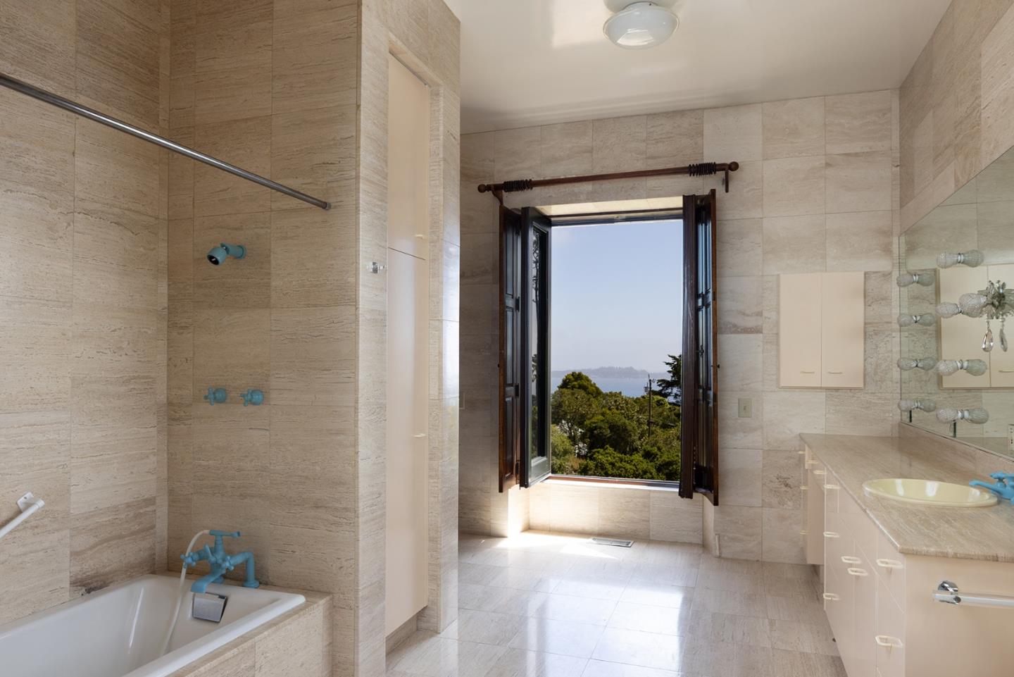 Detail Gallery Image 19 of 37 For 3190 Del Ciervo Rd, Pebble Beach,  CA 93953 - 7 Beds | 5/3 Baths