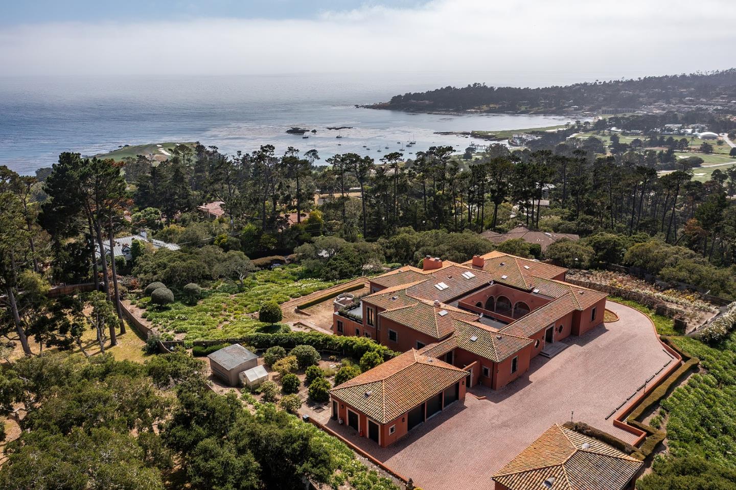 Detail Gallery Image 4 of 37 For 3190 Del Ciervo Rd, Pebble Beach,  CA 93953 - 7 Beds | 5/3 Baths
