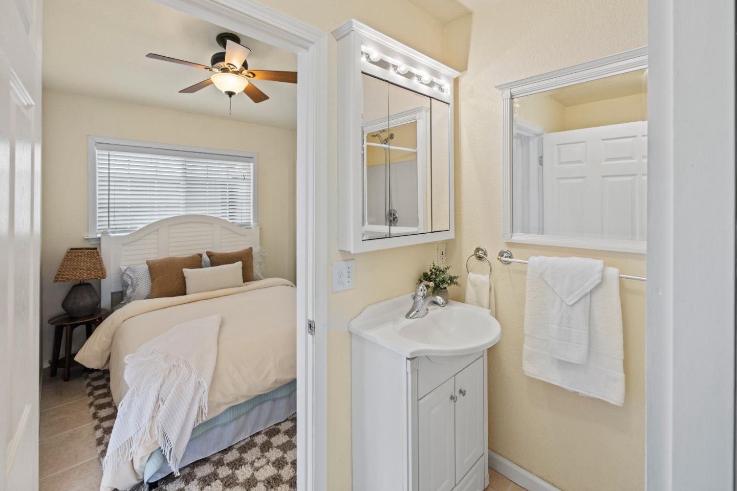 Detail Gallery Image 17 of 27 For 1255 Josselyn Canyon Rd, Monterey,  CA 93940 - 5 Beds | 3 Baths