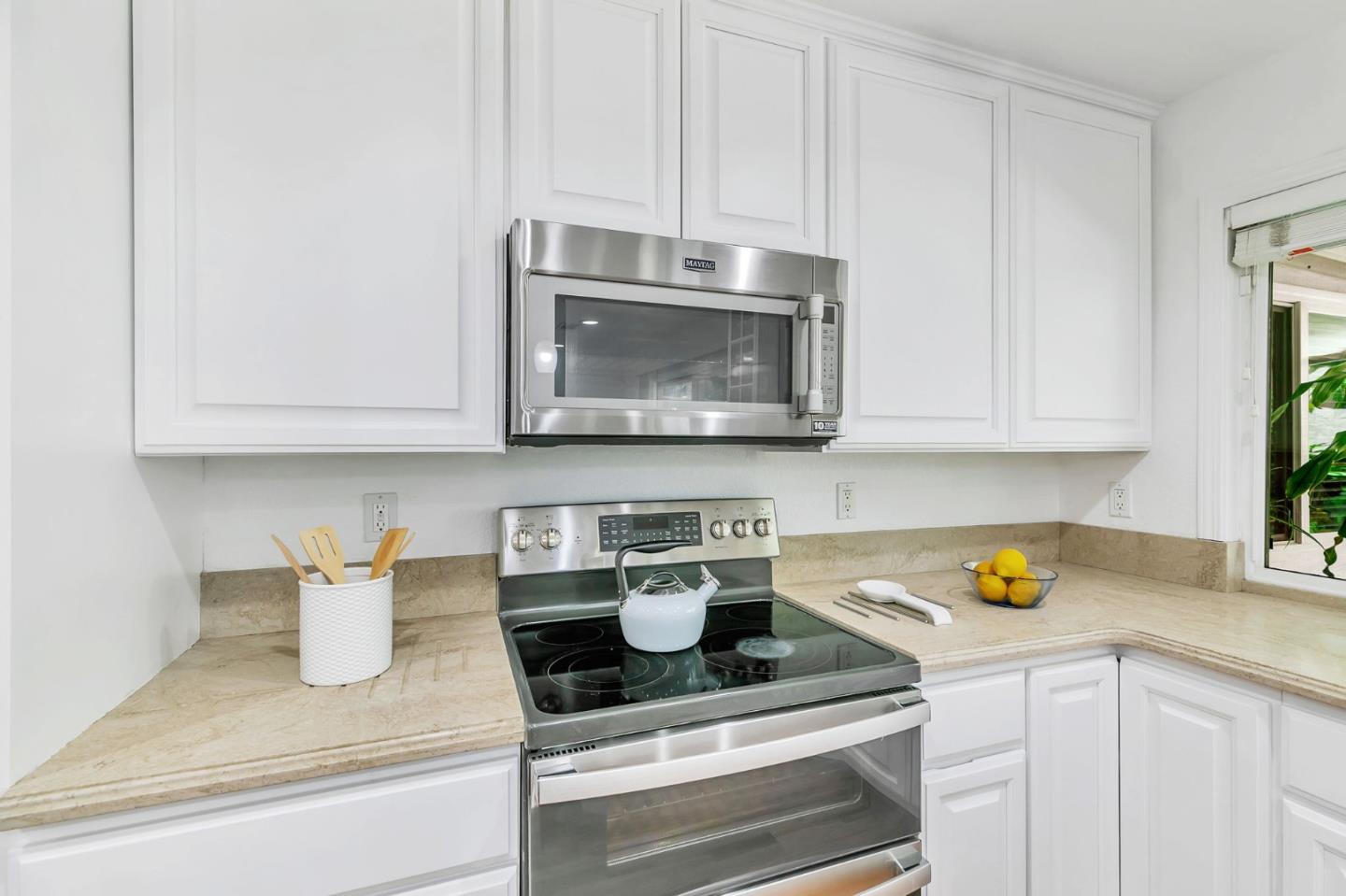 Detail Gallery Image 8 of 25 For 5191 Barron Park Dr, San Jose,  CA 95136 - 4 Beds | 2 Baths